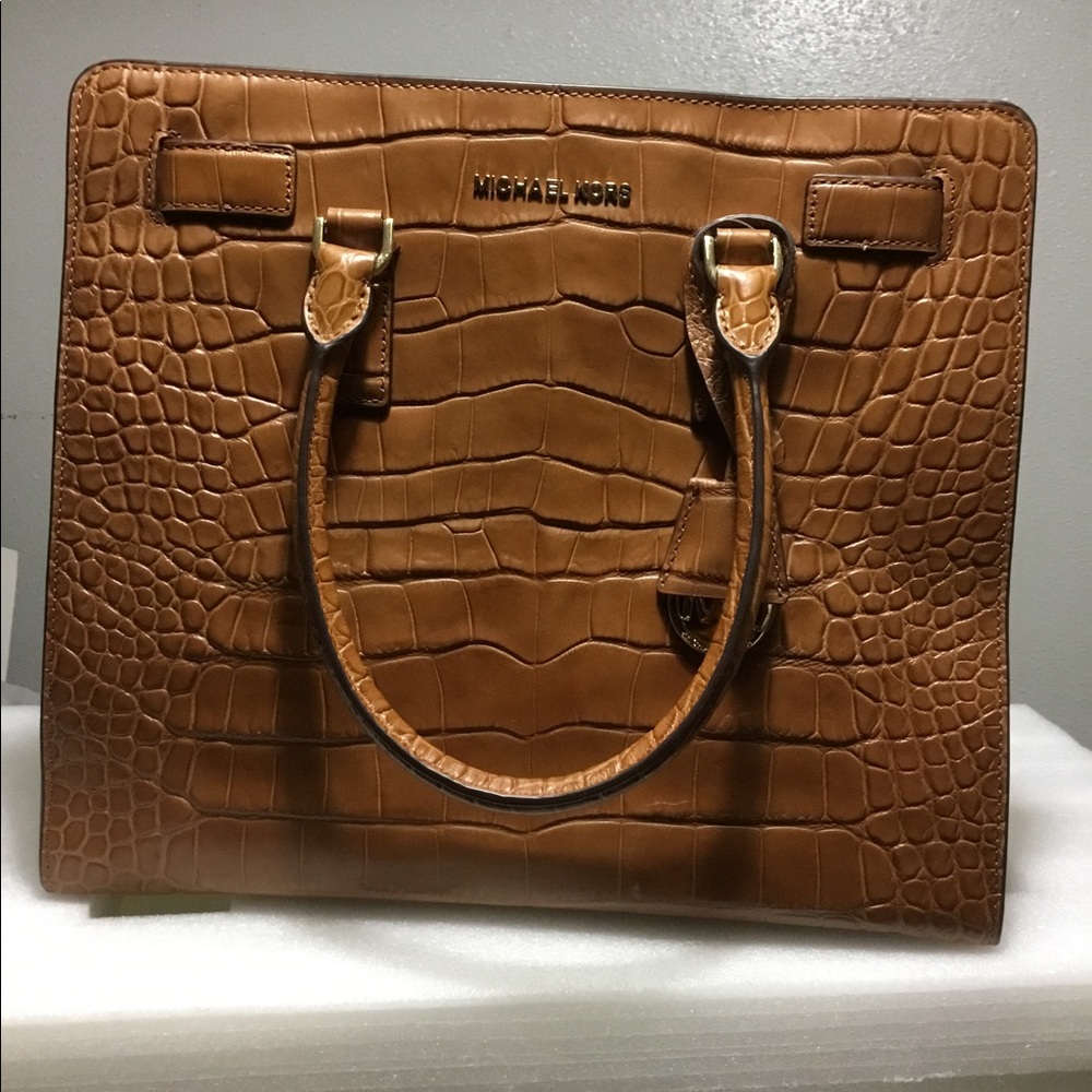 MICHAEL KORS HANDBAG - Picture 6 of 12